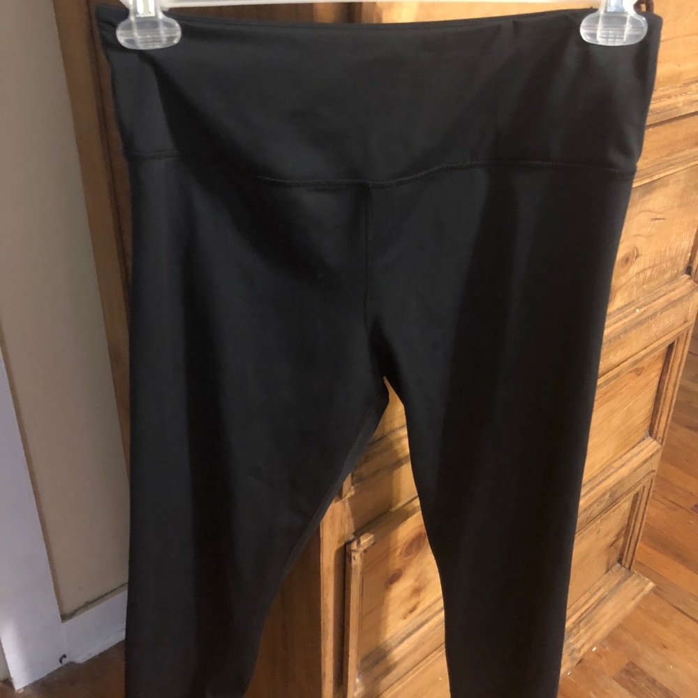 Zyia light n tight crop size 12